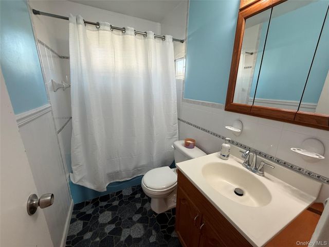 865 Prescott Street, Valley Stream, NY 11580