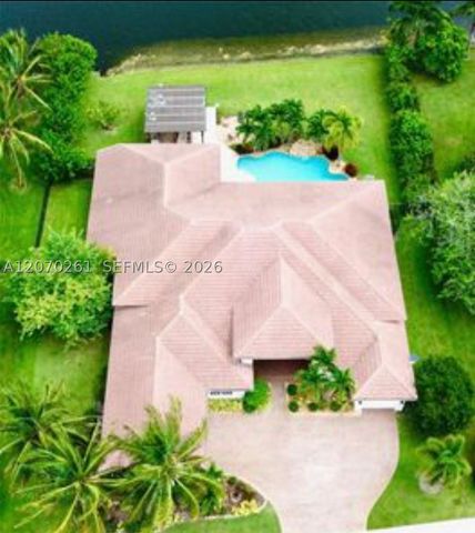 15317 SW 35th St, Davie, FL 33331