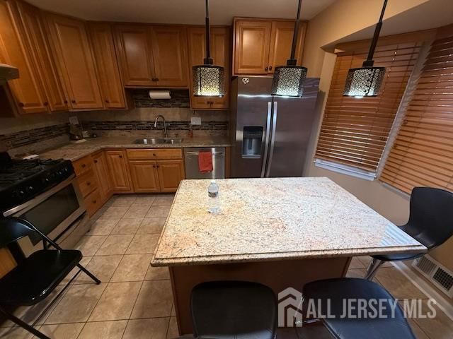 9 GARDENIA CT Court, Sayreville, NJ 08872