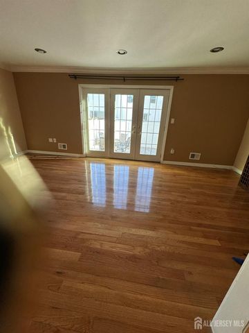 9 GARDENIA CT Court, Sayreville, NJ 08872