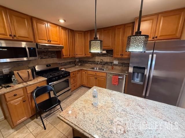 9 GARDENIA CT Court, Sayreville, NJ 08872