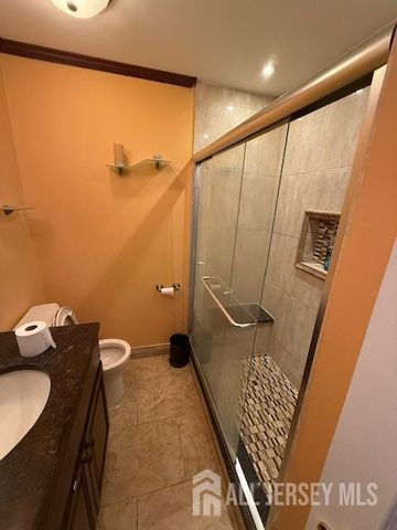 9 GARDENIA CT Court, Sayreville, NJ 08872