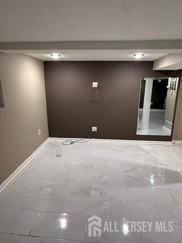 9 GARDENIA CT Court, Sayreville, NJ 08872