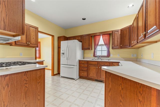 6369 MONARCH Circle, Erie, PA 16509