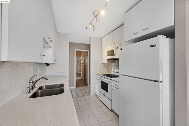 555 Pierce St 1001, Albany, CA 94706