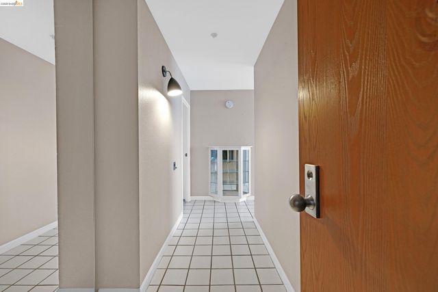 555 Pierce St 1001, Albany, CA 94706