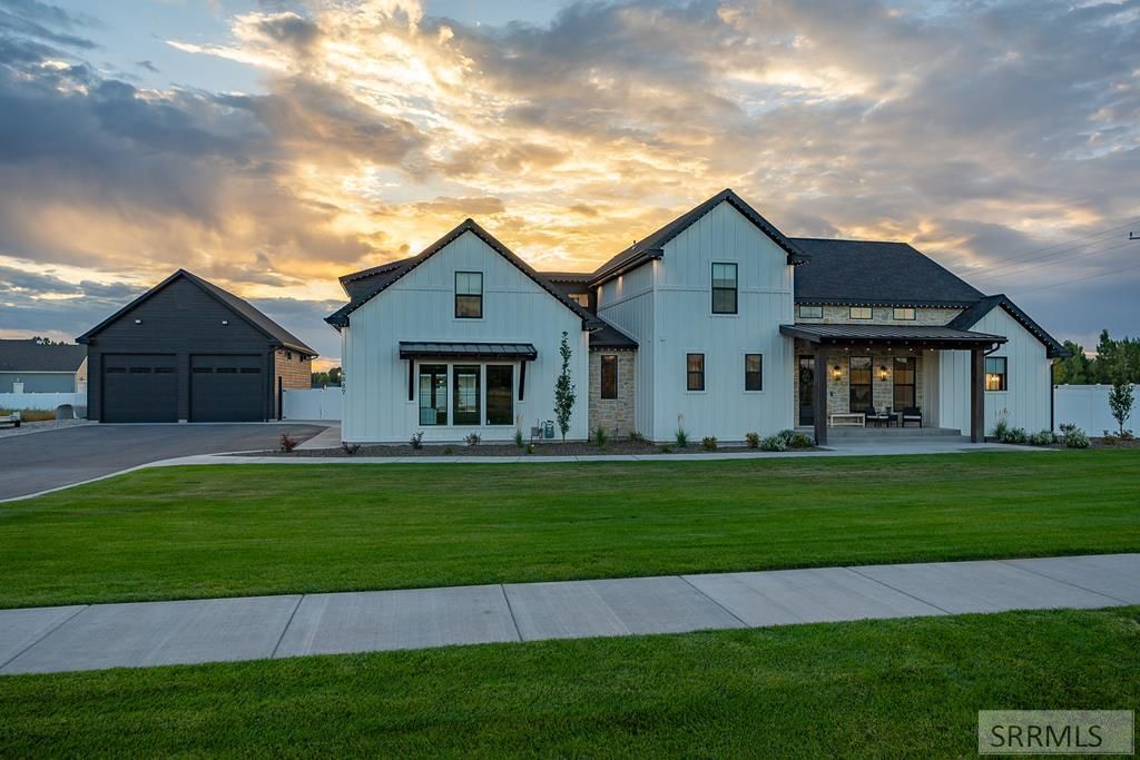 4887 N Sunset Drive, Iona, ID 83401