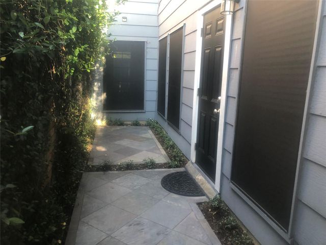 8505 Wilcrest Drive, Houston, TX 77099