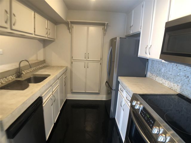 8505 Wilcrest Drive, Houston, TX 77099