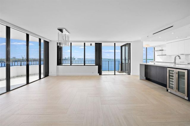 520 Brickell Key Dr A1206, Miami, FL 33131