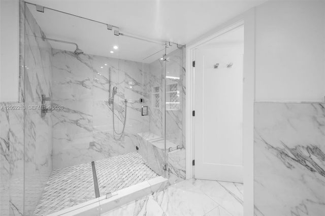 520 Brickell Key Dr A1206, Miami, FL 33131