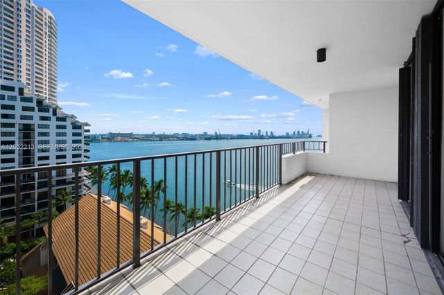 520 Brickell Key Dr A1206, Miami, FL 33131
