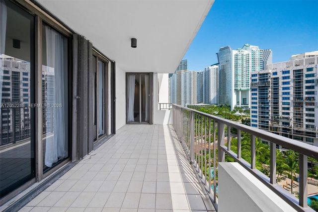 520 Brickell Key Dr A1206, Miami, FL 33131