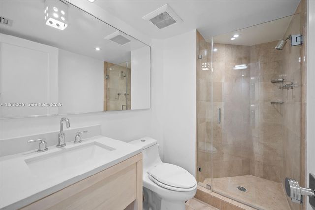 520 Brickell Key Dr A1206, Miami, FL 33131