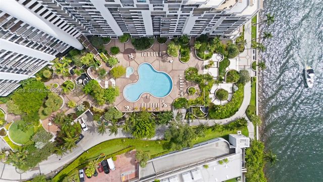 520 Brickell Key Dr A1206, Miami, FL 33131