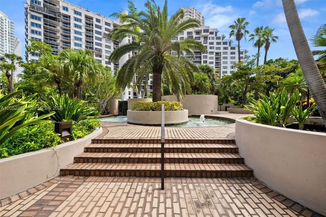 520 Brickell Key Dr A1206, Miami, FL 33131