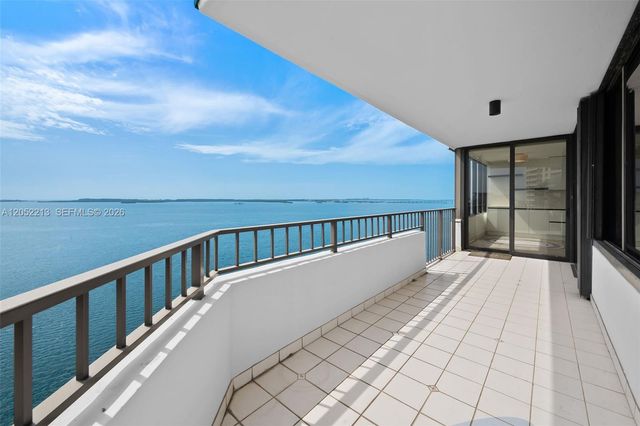 520 Brickell Key Dr A1206, Miami, FL 33131