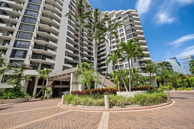 520 Brickell Key Dr A1206, Miami, FL 33131