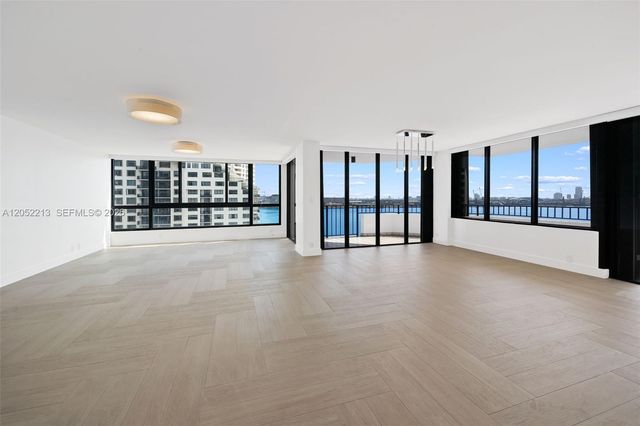 520 Brickell Key Dr A1206, Miami, FL 33131