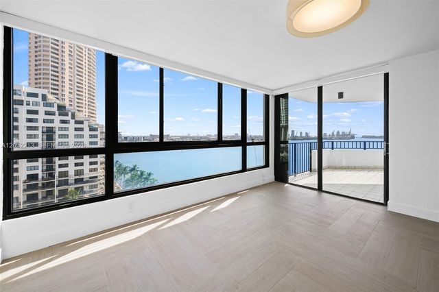 520 Brickell Key Dr A1206, Miami, FL 33131