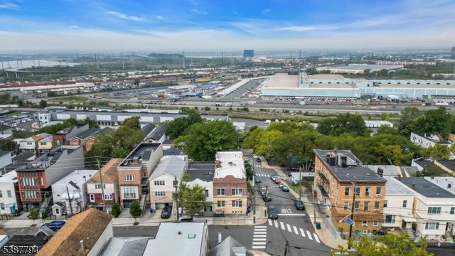 183 Thorne St, Jersey City, NJ 07307