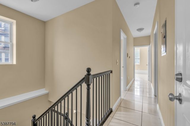 183 Thorne St, Jersey City, NJ 07307