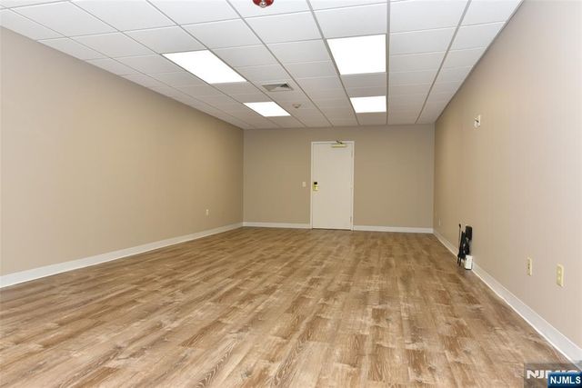 555 Goffle Road 220, Ridgewood, NJ 07450