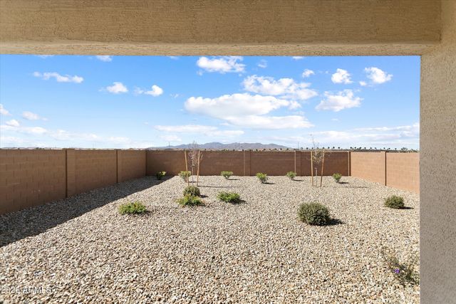 17337 W SMOKETREE Drive, Surprise, AZ 85387