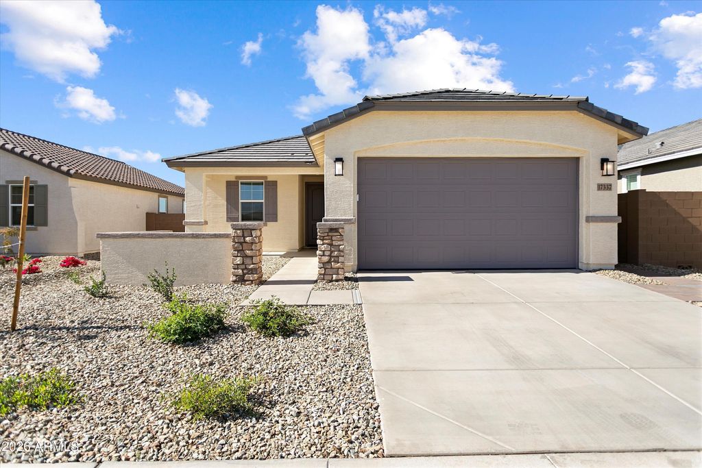 17337 W SMOKETREE Drive, Surprise, AZ 85387
