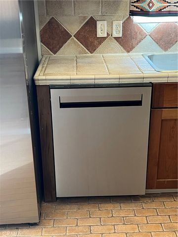 4069 N Sunnyside, Fresno, CA 93727