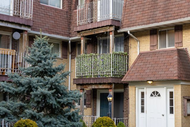 8538 W Catherine Avenue 4N, Chicago, IL 60656