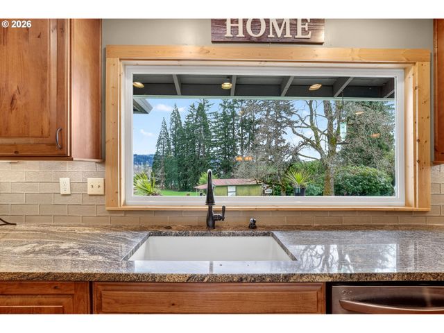 9732 Se LADERA Ct, Damascus, OR 97089