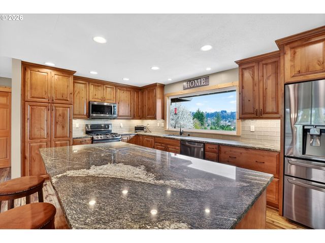 9732 Se LADERA Ct, Damascus, OR 97089