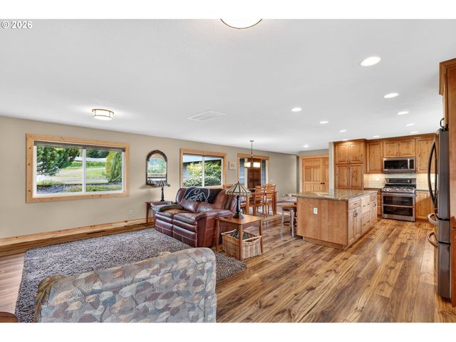 9732 Se LADERA Ct, Damascus, OR 97089