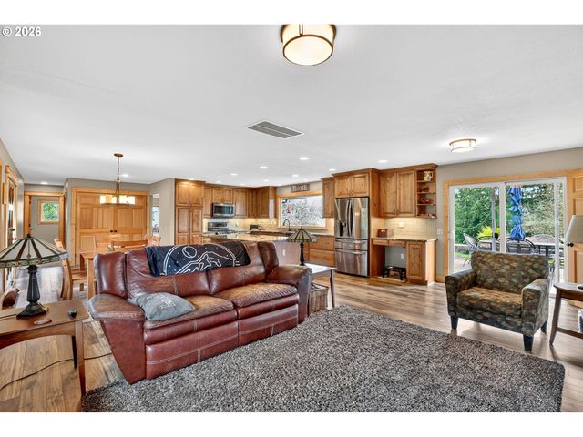 9732 Se LADERA Ct, Damascus, OR 97089