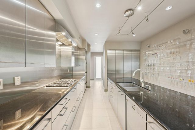 5 River Hollow Lane, Houston, TX 77027