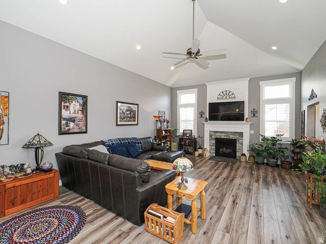 10762 S BEACH COMBER WAY, South Jordan, UT 84009