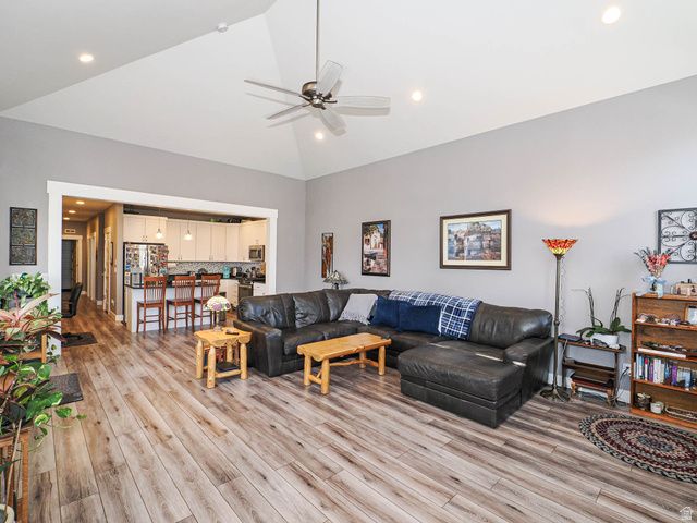 10762 S BEACH COMBER WAY, South Jordan, UT 84009