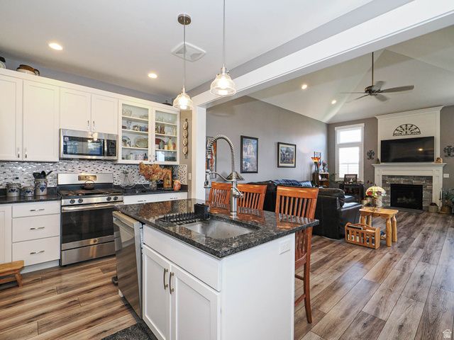 10762 S BEACH COMBER WAY, South Jordan, UT 84009