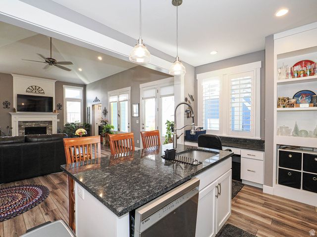 10762 S BEACH COMBER WAY, South Jordan, UT 84009