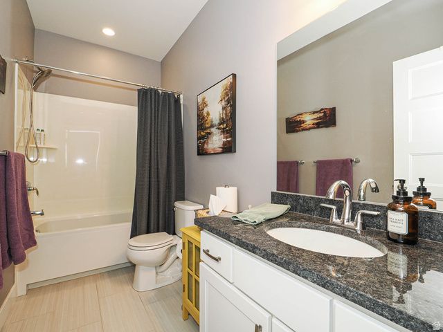 10762 S BEACH COMBER WAY, South Jordan, UT 84009