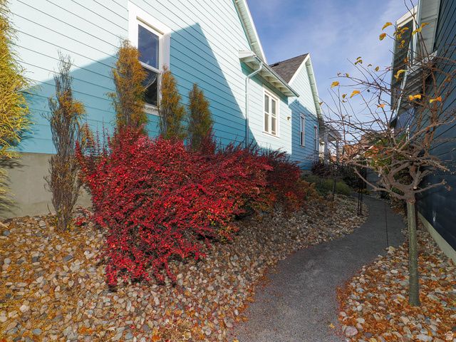 10762 S BEACH COMBER WAY, South Jordan, UT 84009