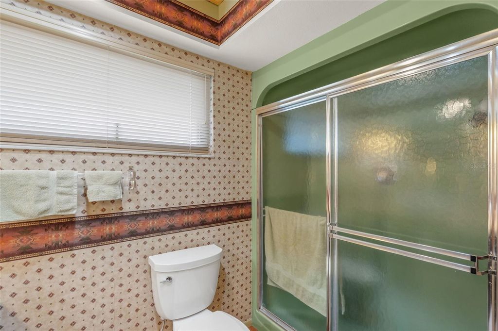 Image 23 of property listing at 4049 SOUTHWELL WAY, Sarasota, FL 34241