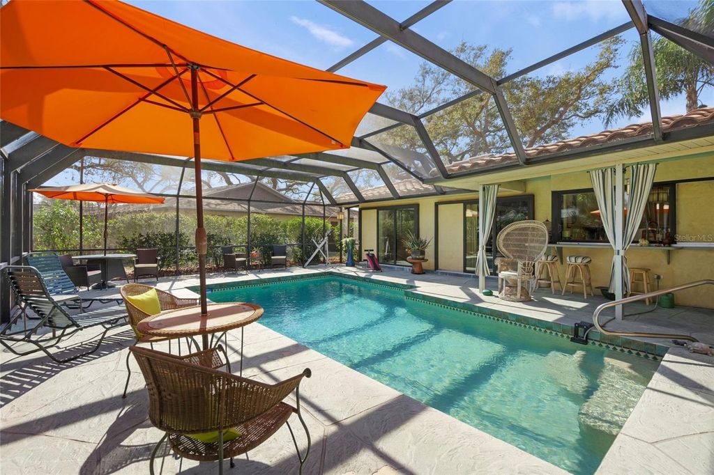 Image 34 of property listing at 4049 SOUTHWELL WAY, Sarasota, FL 34241