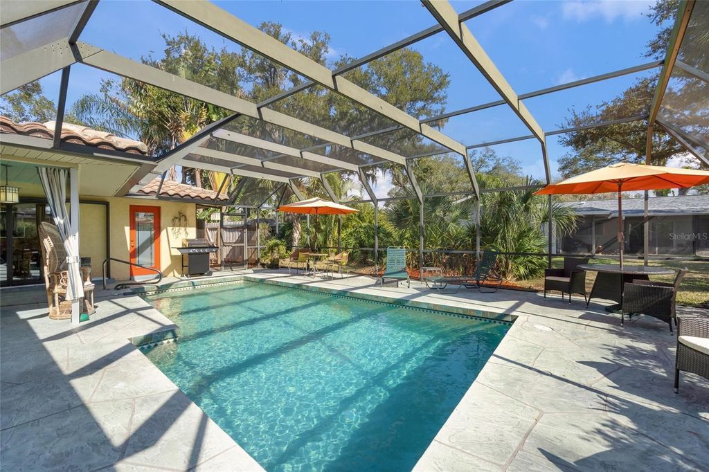 Image 36 of property listing at 4049 SOUTHWELL WAY, Sarasota, FL 34241