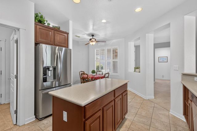 2262 Walden View Ln, Lincoln, CA 95648