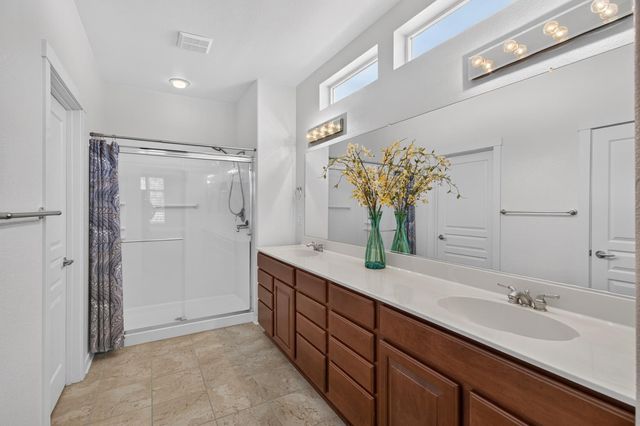 2262 Walden View Ln, Lincoln, CA 95648