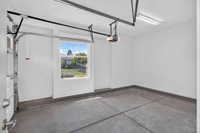 2262 Walden View Ln, Lincoln, CA 95648