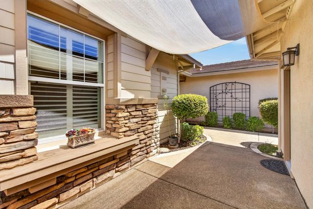 2262 Walden View Ln, Lincoln, CA 95648