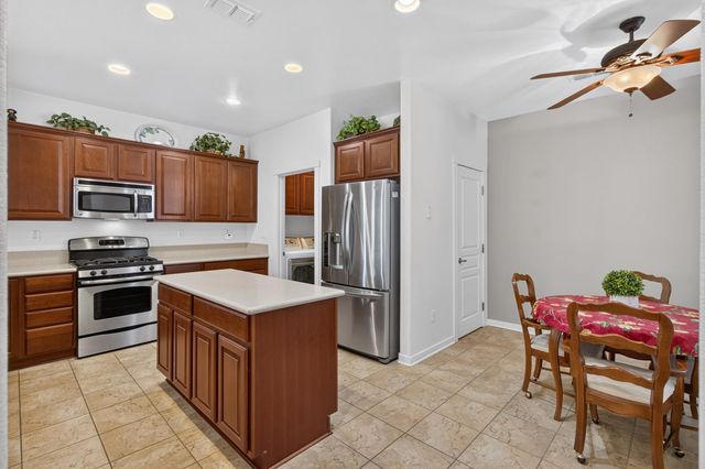 2262 Walden View Ln, Lincoln, CA 95648